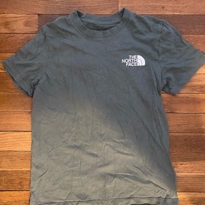 Green north face tee